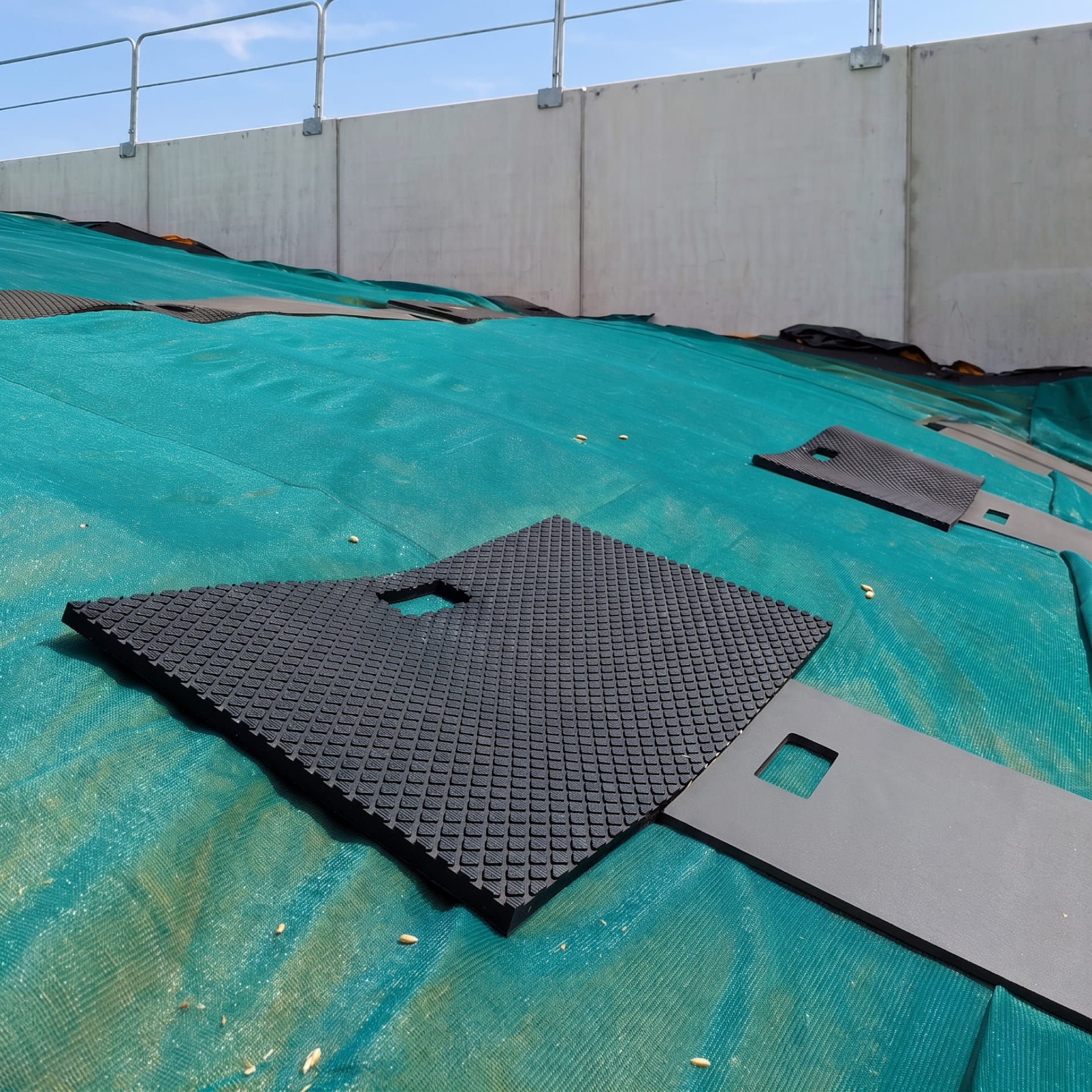 silage clamp mat animat