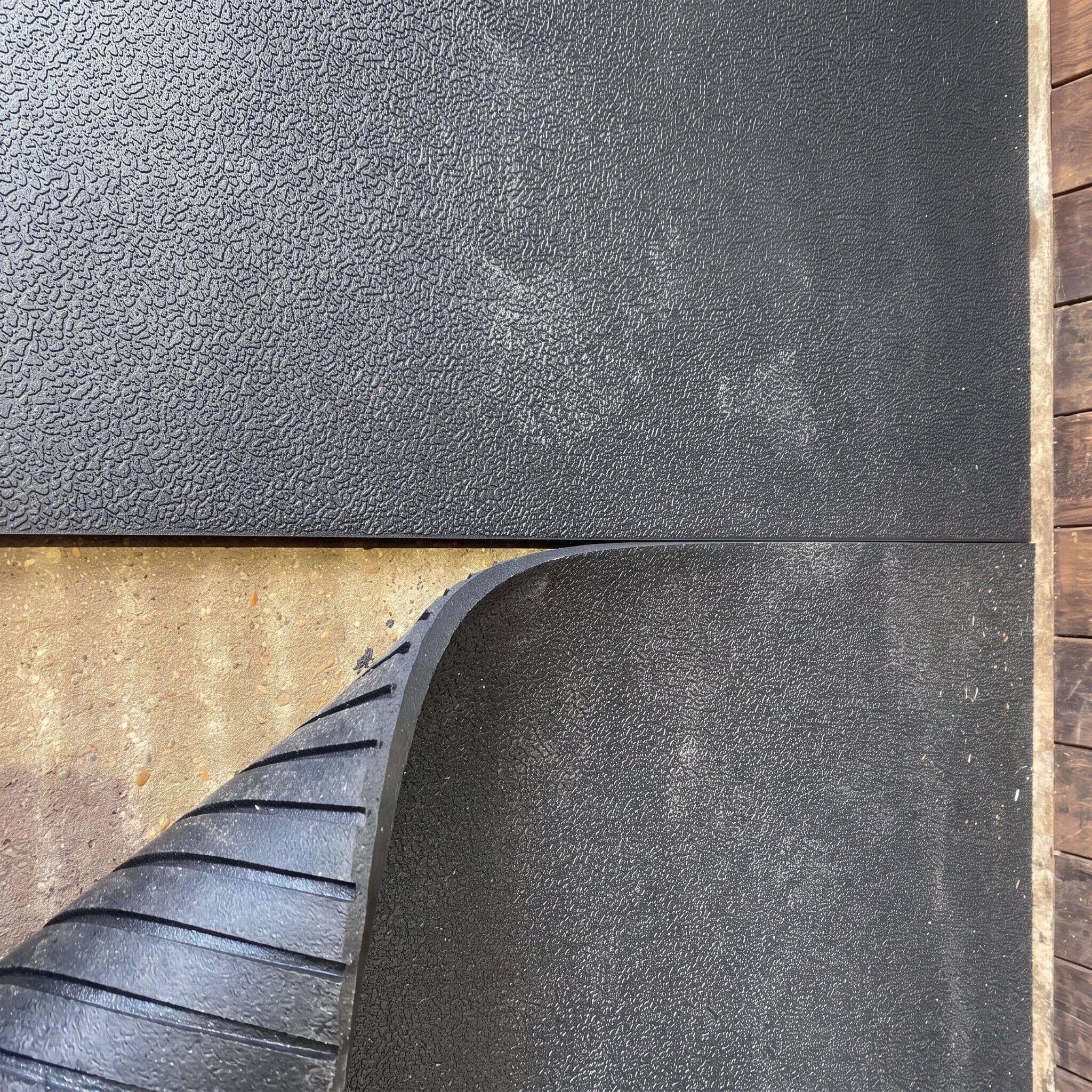 Stable-mats-straight-edge-top-side-and-bottom-side-view-fitted
